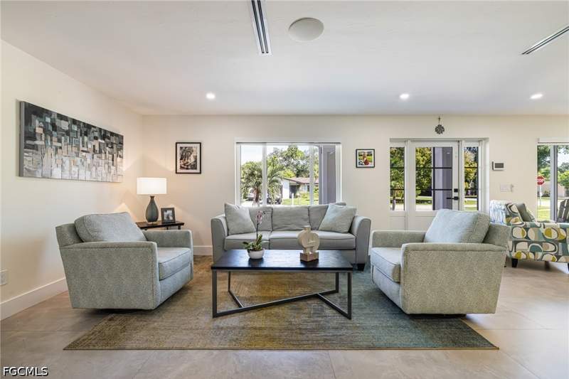 3 bedroom SingleFamilyResidence at 1574 Ricardo Ave, McGregor Estates, Fort Myers — photo 4
