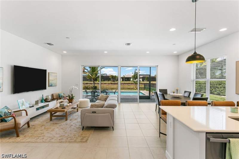 3 bedroom SingleFamilyResidence at 12363 Purple Ficus Way, Valencia Trails, Naples — photo 4