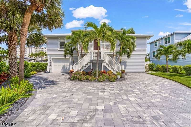 5 bedroom SingleFamilyResidence at 7842 Buccaneer Dr, Laguna Shores, Fort Myers Beach — photo 1
