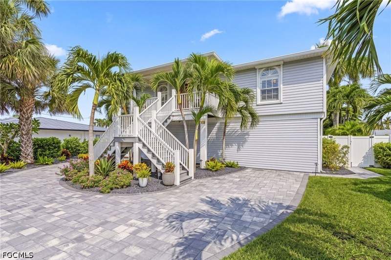 5 bedroom SingleFamilyResidence at 7842 Buccaneer Dr, Laguna Shores, Fort Myers Beach — photo 5