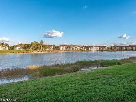 2840 Cypress Trace Cir 1917, Naples FL - photo 15 of 26
