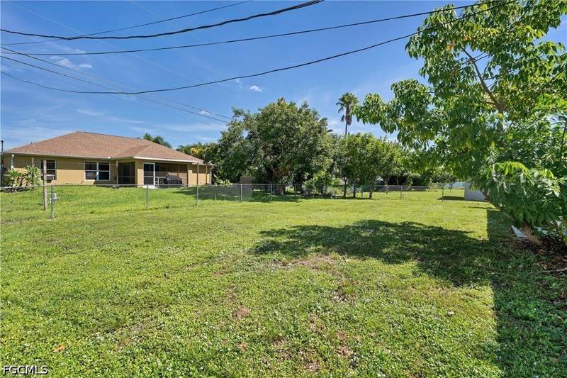 3 bedroom SingleFamilyResidence at 317 NE 10th St, Cape Coral, Cape Coral — photo 3
