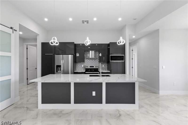 3 bedroom SingleFamilyResidence at 2513 13th St SW, Lehigh Acres, Lehigh Acres — photo 3