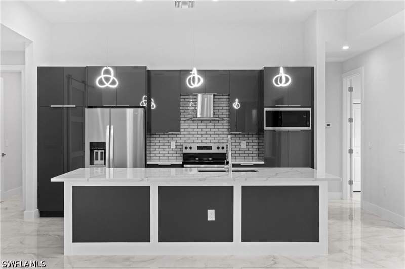 3 bedroom SingleFamilyResidence at 2513 13th St SW, Lehigh Acres, Lehigh Acres — photo 4