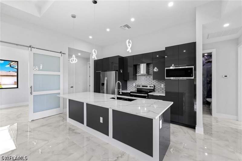 3 bedroom SingleFamilyResidence at 2513 13th St SW, Lehigh Acres, Lehigh Acres — photo 5