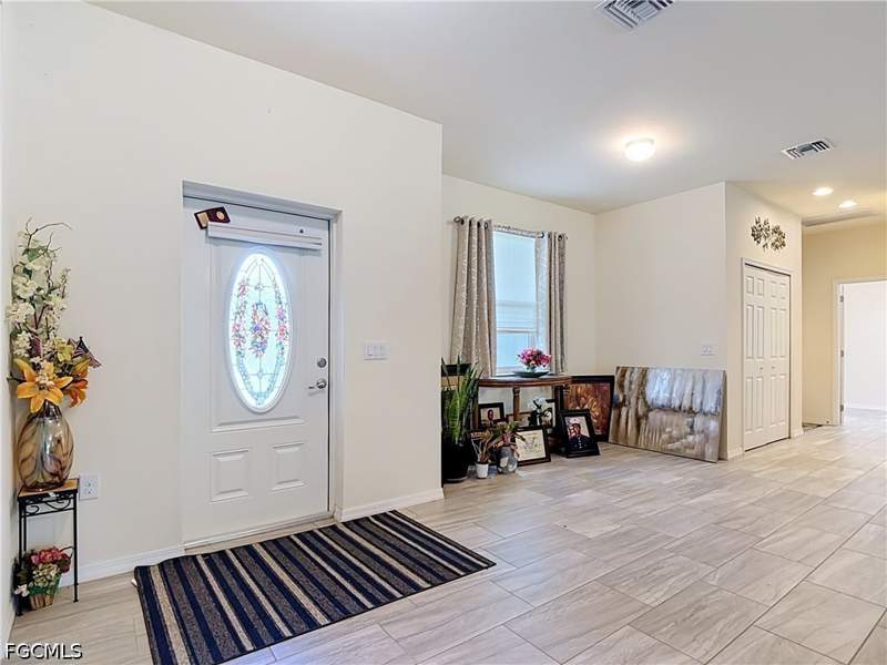 3 bedroom SingleFamilyResidence at 6027 Acorn Cir, Port Labelle, Labelle — photo 3