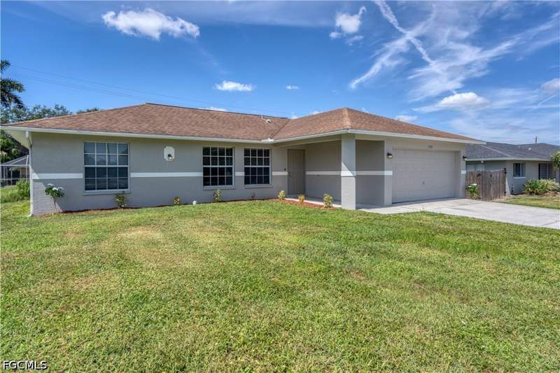 3 bedroom SingleFamilyResidence at 17196 Lee Rd, San Carlos Park, Fort Myers — photo 2