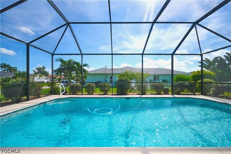 2 bedroom SingleFamilyResidence at 3903 SW 1st Pl, Cape Coral, Cape Coral — photo 3