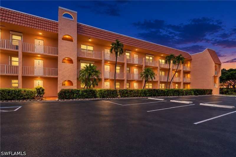 2 bedroom Condominium at 170 Turtle Lake Ct 109, Turtle Lake Golf Colony, Naples — photo 1