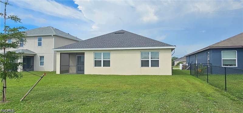 4 bedroom SingleFamilyResidence at 8150 Gopher Tortoise Trl, Town Lakes, Lehigh Acres — photo 4