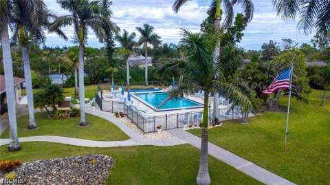 6184 Michelle Way 206, Fort Myers FL - photo 9 of 37
