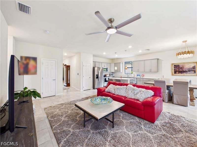 3 bedroom SingleFamilyResidence at 16104 Palmetto Prairie Dr, Hampton Lakes, Alva — photo 3