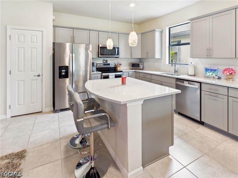 3 bedroom SingleFamilyResidence at 16104 Palmetto Prairie Dr, Hampton Lakes, Alva — photo 4