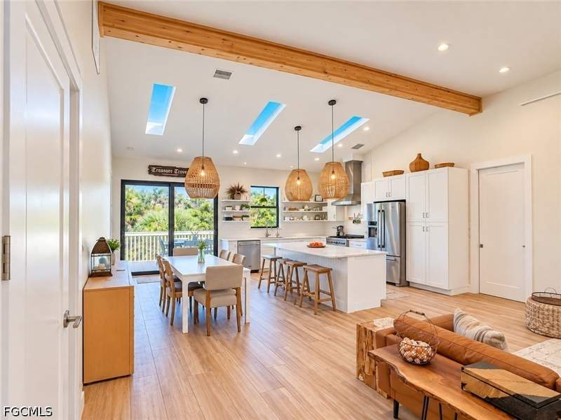 3 bedroom SingleFamilyResidence at 4470 Seagrape Bend Dr, Safety Harbor Club, Upper Captiva — photo 2