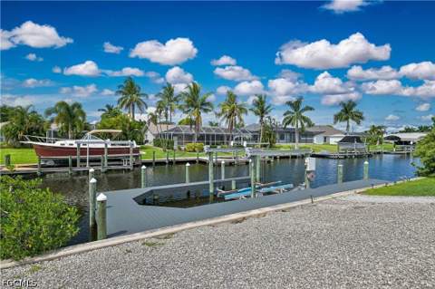 1106 SE 23rd Pl, Cape Coral FL - photo 10 of 40