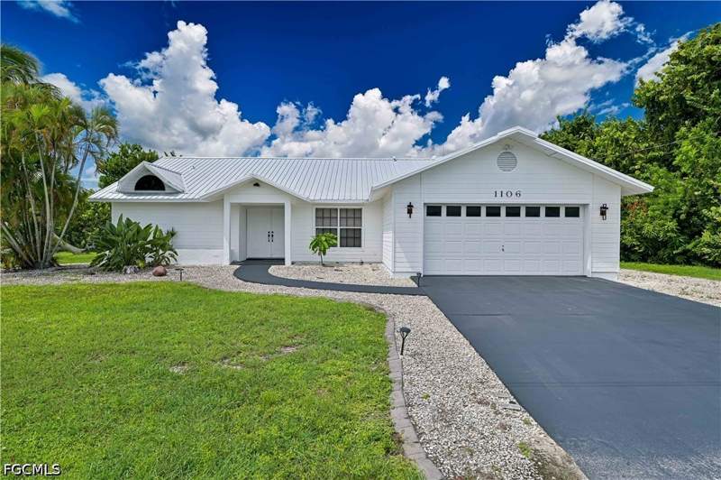 3 bedroom SingleFamilyResidence at 1106 SE 23rd Pl, Cape Coral, Cape Coral — photo 2