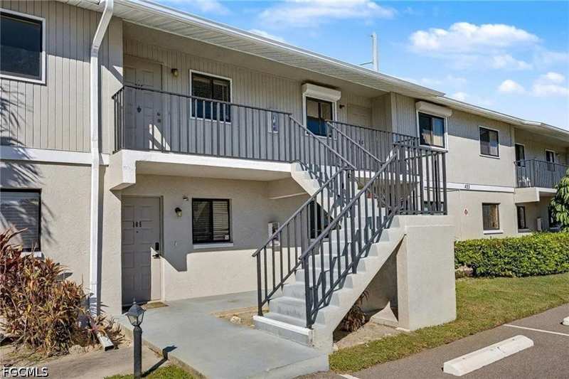 2 bedroom Condominium at 423 Cape Coral Pkwy W 202, Cavendish Square Condo, Cape Coral — photo 1