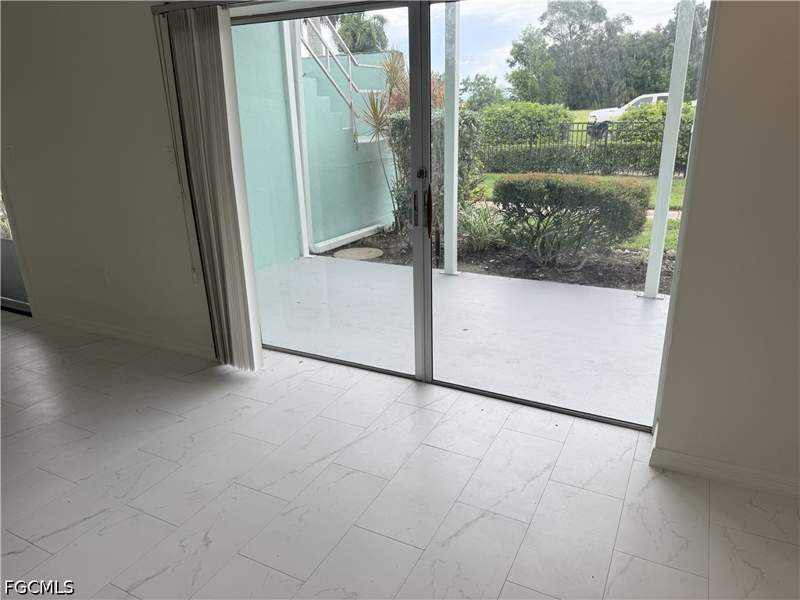 2 bedroom Condominium at 3225 E Riverside Dr 21B, River Garden Condominium, Fort Myers — photo 5