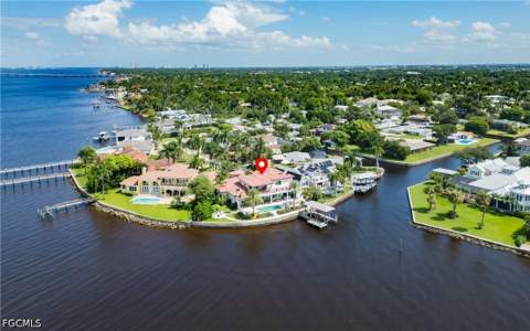 911 Aqua Ln, Fort Myers FL - photo 11 of 50