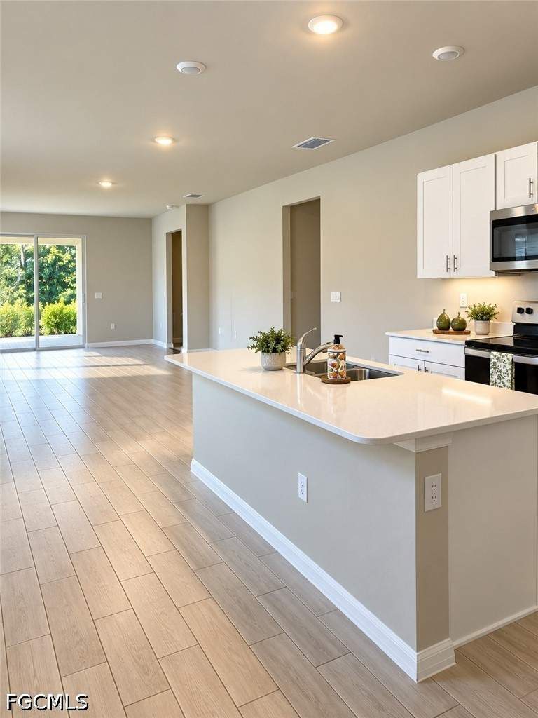 3 bedroom SingleFamilyResidence at 710 Treehouse Ln, Belle Arbor, Labelle — photo 4