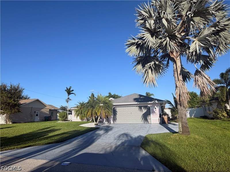 3 bedroom SingleFamilyResidence at 1943 SE 8th Pl, Cape Coral, Cape Coral — photo 2