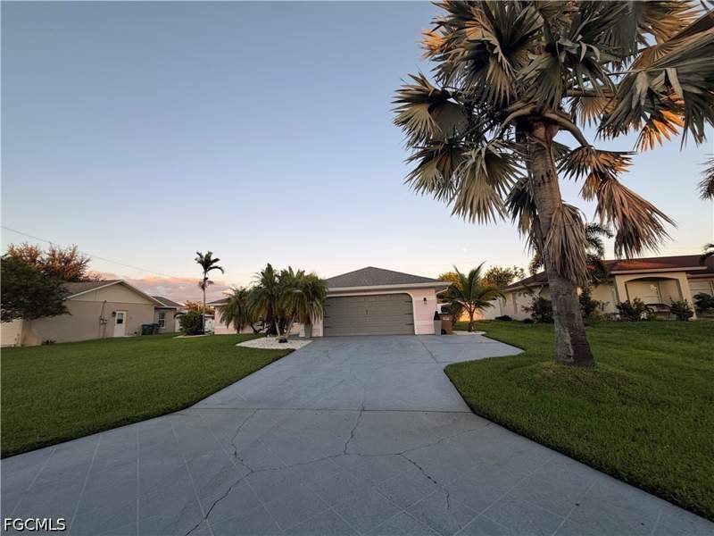3 bedroom SingleFamilyResidence at 1943 SE 8th Pl, Cape Coral, Cape Coral — photo 3
