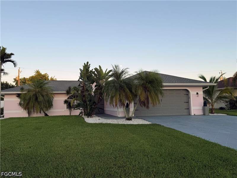 3 bedroom SingleFamilyResidence at 1943 SE 8th Pl, Cape Coral, Cape Coral — photo 4