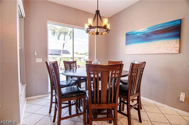 3 bedroom SingleFamilyResidence at 2031 Cornwallis Pkwy, Cape Coral, Cape Coral — photo 4