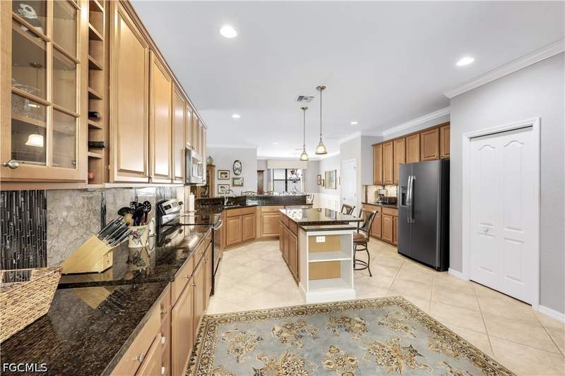 4 bedroom SingleFamilyResidence at 20377 Black Tree Ln, Preserve At Corkscrew, Estero — photo 5