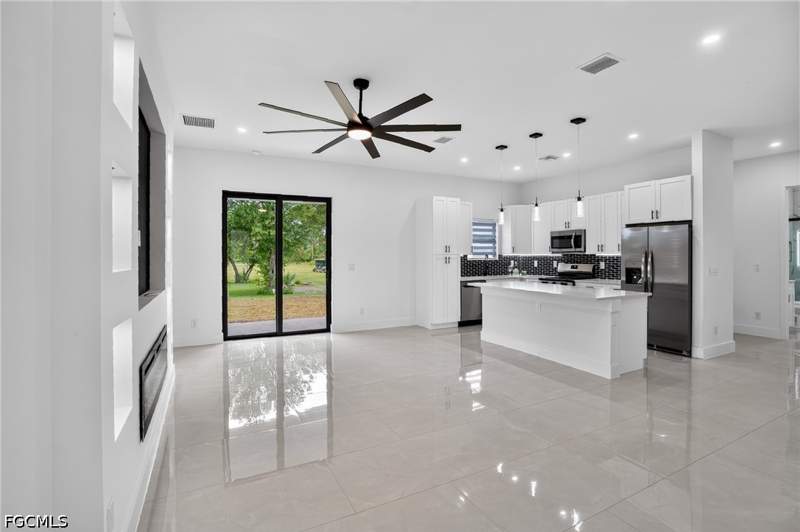 4 bedroom SingleFamilyResidence at 2903 Hanna Ave N, Lehigh Acres, Lehigh Acres — photo 4