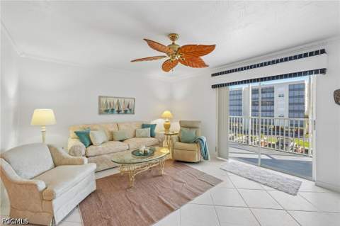 4521 Bay Beach Ln 326, Fort Myers Beach FL - photo 9 of 35