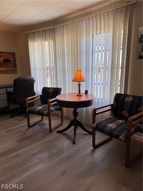 264 Shoreland Dr, Fort Myers FL - photo 10 of 21