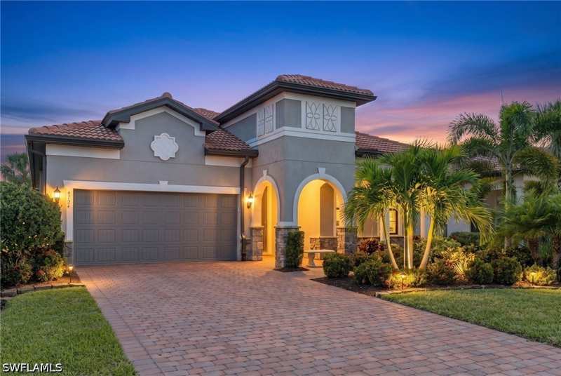 2 bedroom SingleFamilyResidence at 9724 Everglades Dr, Greyhawk At Golf Club Of The Everglades, Naples — photo 1