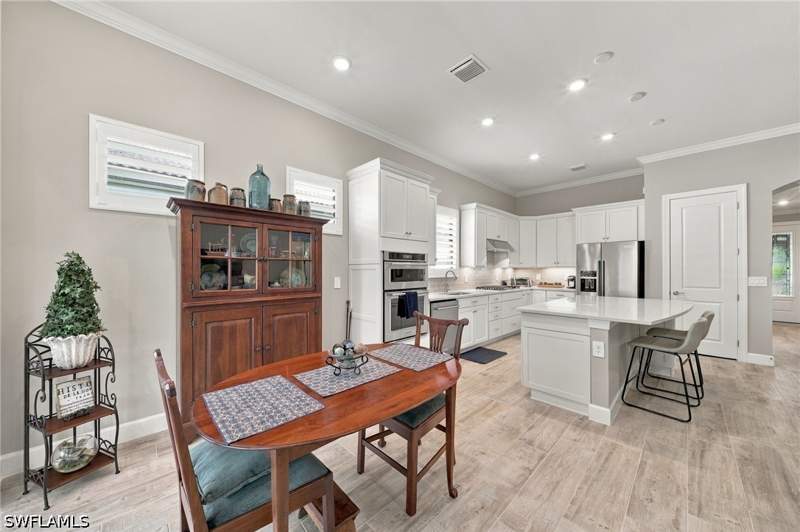 2 bedroom SingleFamilyResidence at 9724 Everglades Dr, Greyhawk At Golf Club Of The Everglades, Naples — photo 5