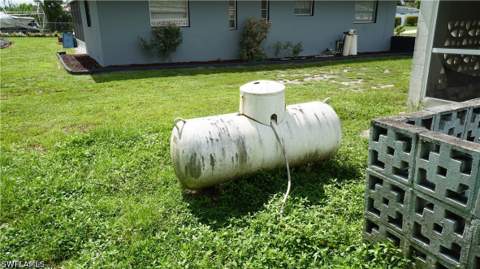 320 Hollywood St, Lehigh Acres FL - photo 8 of 21