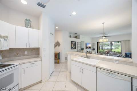 195 Vintage Cir 104, Naples FL - photo 7 of 24