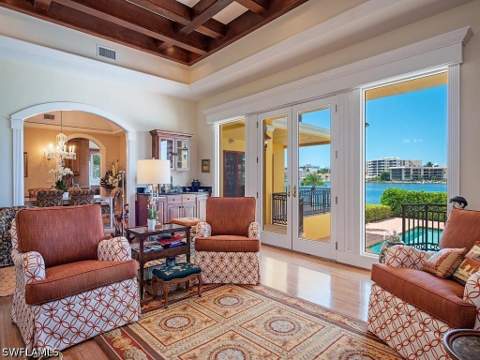 303 Cuddy Ct, Naples FL - photo 10 of 39