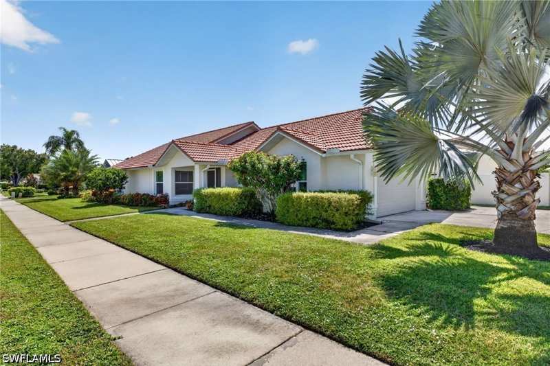 3 bedroom SingleFamilyResidence at 11055 Longshore Way W, Longshore Lake, Naples — photo 1