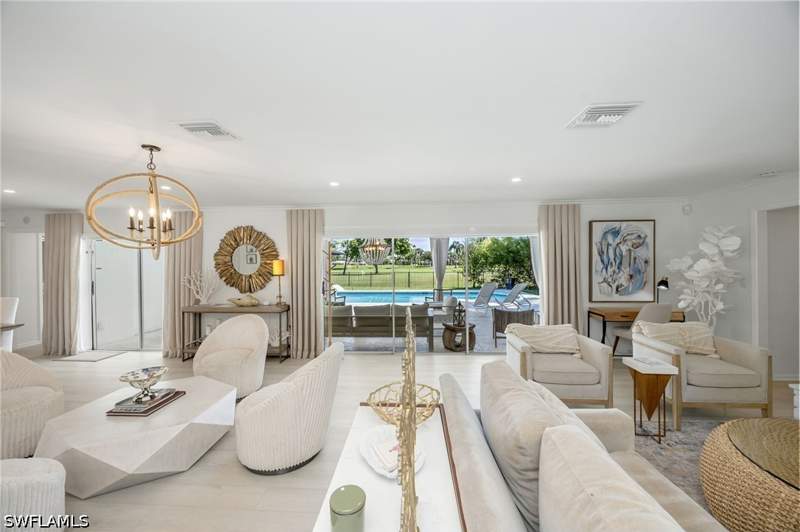 3 bedroom SingleFamilyResidence at 2728 Crayton Rd, Moorings, Naples — photo 4