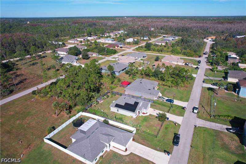 3 bedroom SingleFamilyResidence at 1911 Lemona Ave, Greenbriar, Lehigh Acres — photo 2