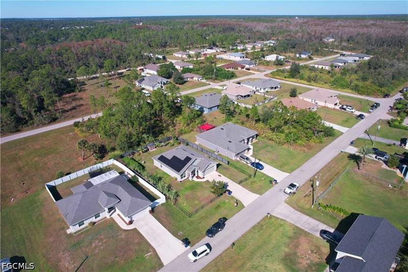 3 bedroom SingleFamilyResidence at 1911 Lemona Ave, Greenbriar, Lehigh Acres — photo 3