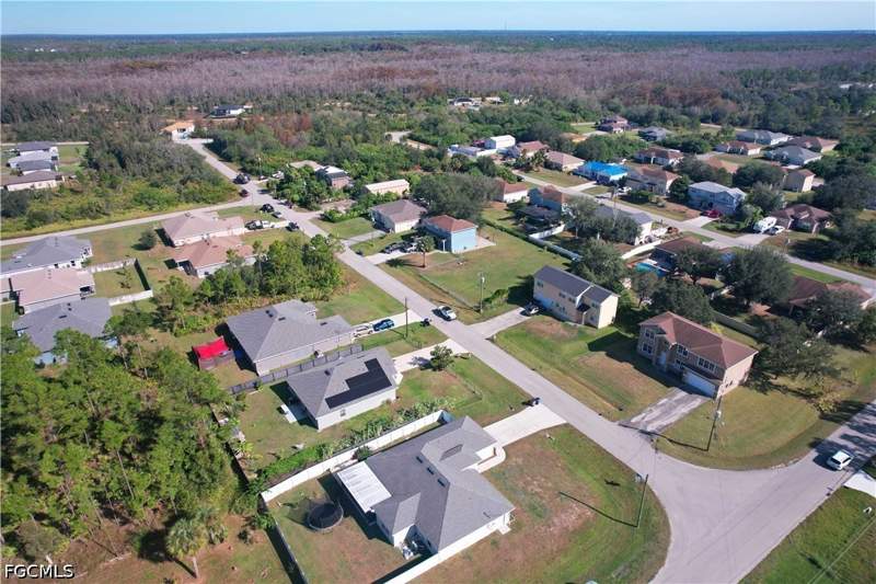 3 bedroom SingleFamilyResidence at 1911 Lemona Ave, Greenbriar, Lehigh Acres — photo 5