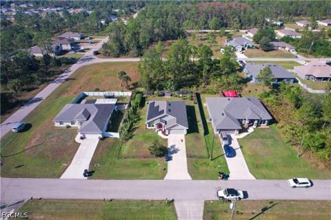 1911 Lemona Ave, Lehigh Acres FL - photo 7 of 34