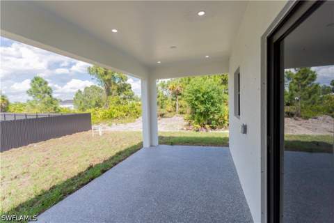 733 Phelps St E, Lehigh Acres FL - photo 10 of 13