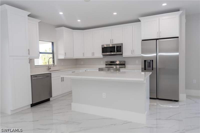 3 bedroom SingleFamilyResidence at 733 Phelps St E, Lehigh Acres, Lehigh Acres — photo 4