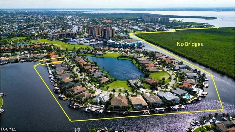 3 bedroom SingleFamilyResidence at 1805 Harbour Cir, Cape Harbour, Cape Coral — photo 3