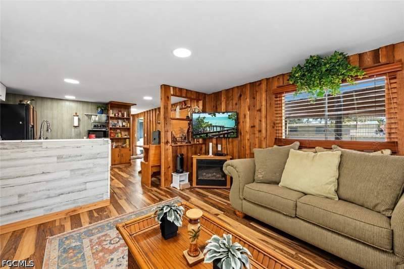 2 bedroom ManufacturedHome at 1214 Martin Blvd, Lakeport, Moore Haven — photo 5