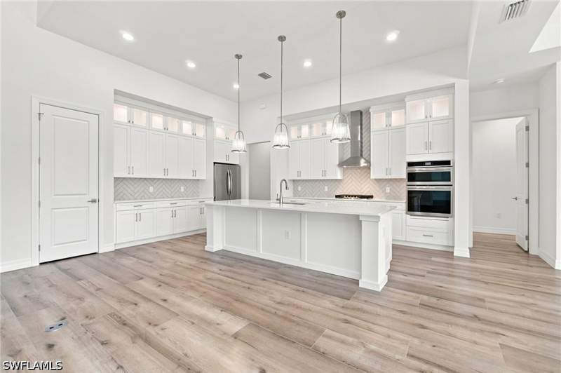 4 bedroom SingleFamilyResidence at 5322 Bayshore Ave, Cape Coral, Cape Coral — photo 4