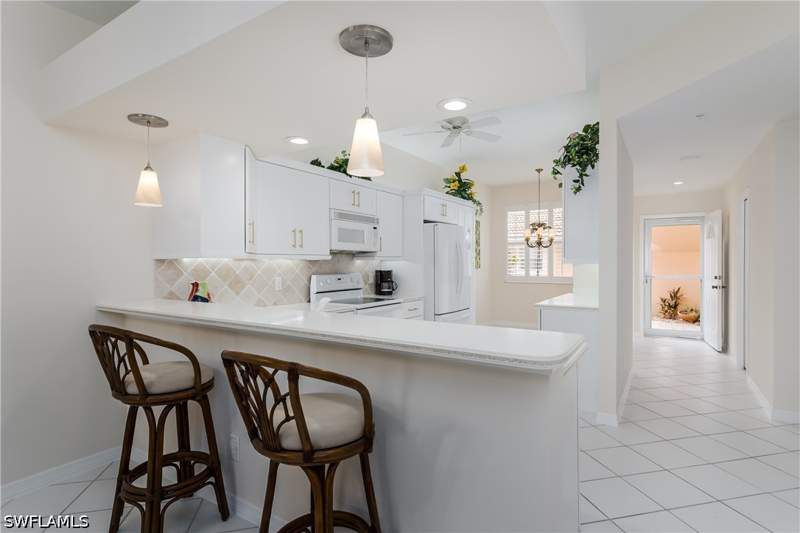 2 bedroom Condominium at 6700 Beach Resort Dr 5, Falling Waters Beach Resort, Naples — photo 4