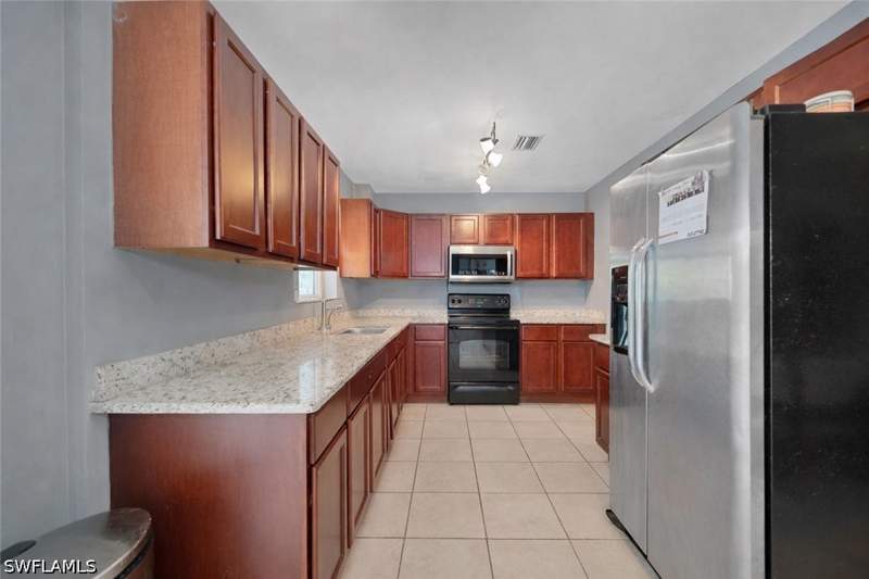 3 bedroom SingleFamilyResidence at 321 14th St NE, Golden Gate Estates, Naples — photo 5